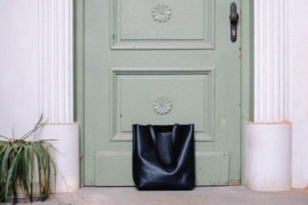 Large size leather tote bag for women - Black