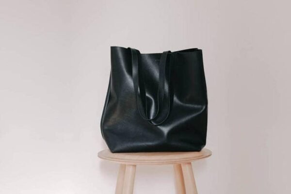 Large size leather tote bag for women - Black - Image 2