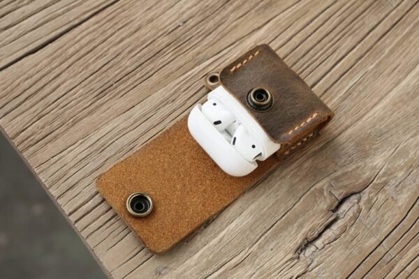Unisex Leather airpod pro case - Image 2