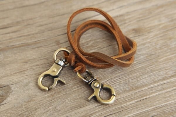 Unisex Leather airpod pro case - Image 3