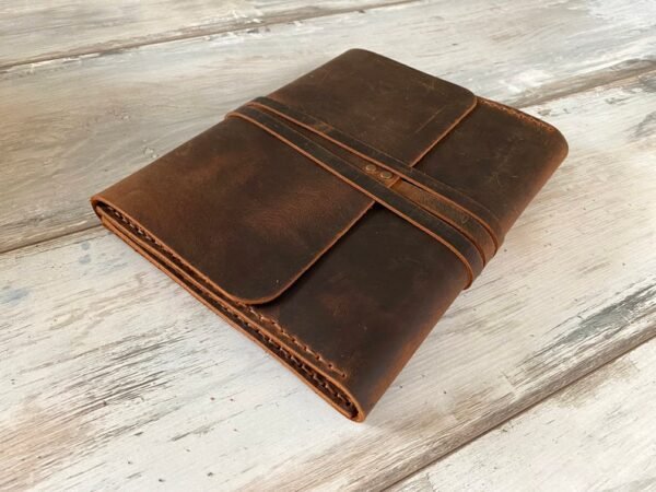 Vintage A5 leather sketchbook case - Image 3