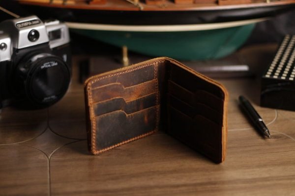 Leather bifold wallet for men