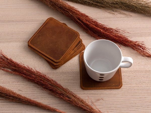 Set of 6 leather tea coasters - Tan