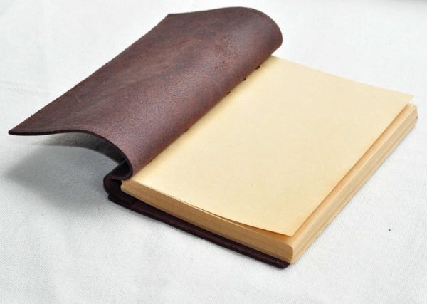 A4 Vintage Leather Case - Leather Notebook Case with 500 pages - Image 2